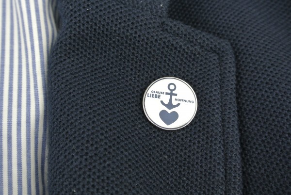 Anstecker/ Pin: Glaube, Liebe, Hoffnung