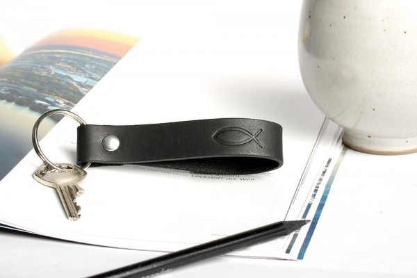 Lederschlüsselband mit Fisch „Ichthys“ Prägung - schwarz